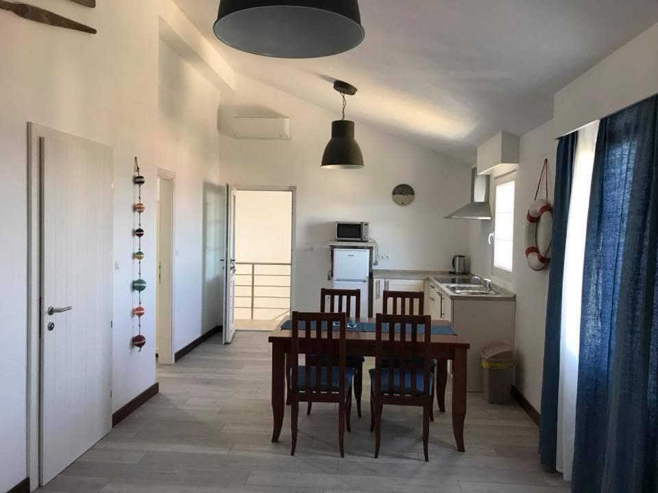 Villa Joy 4Ever Banjol ภายนอก รูปภาพ
