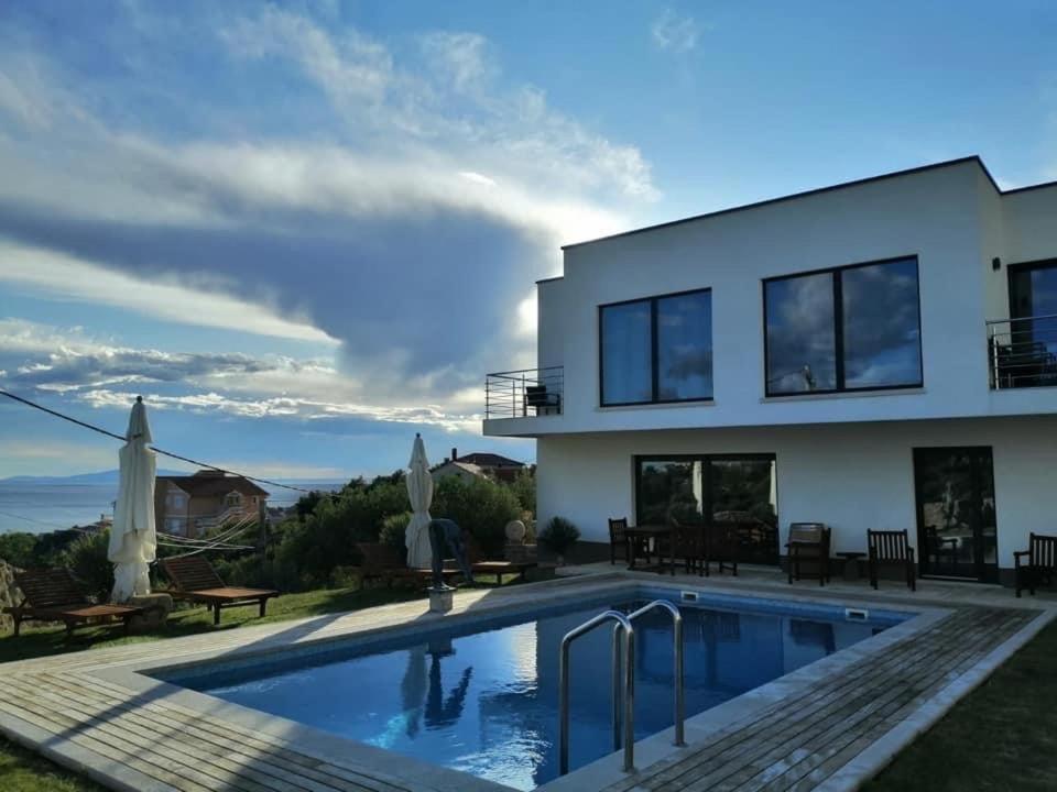 Villa Joy 4Ever Banjol ภายนอก รูปภาพ