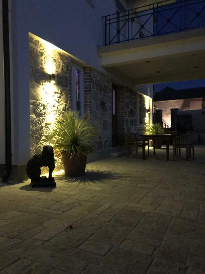 Villa Joy 4Ever Banjol ภายนอก รูปภาพ